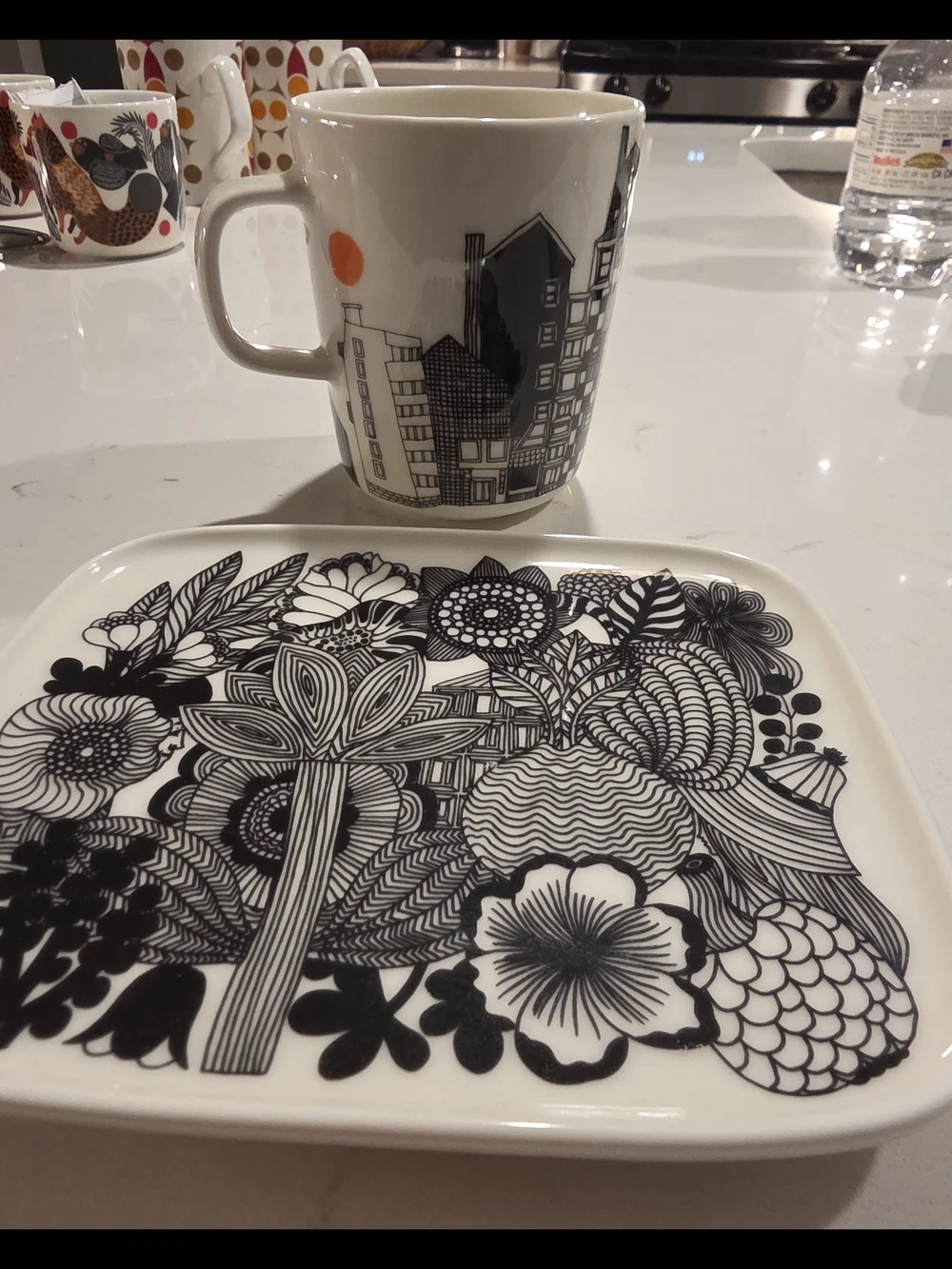Marimekko White Oiva Rectangular Dish With Cup - Picture 5 of 9